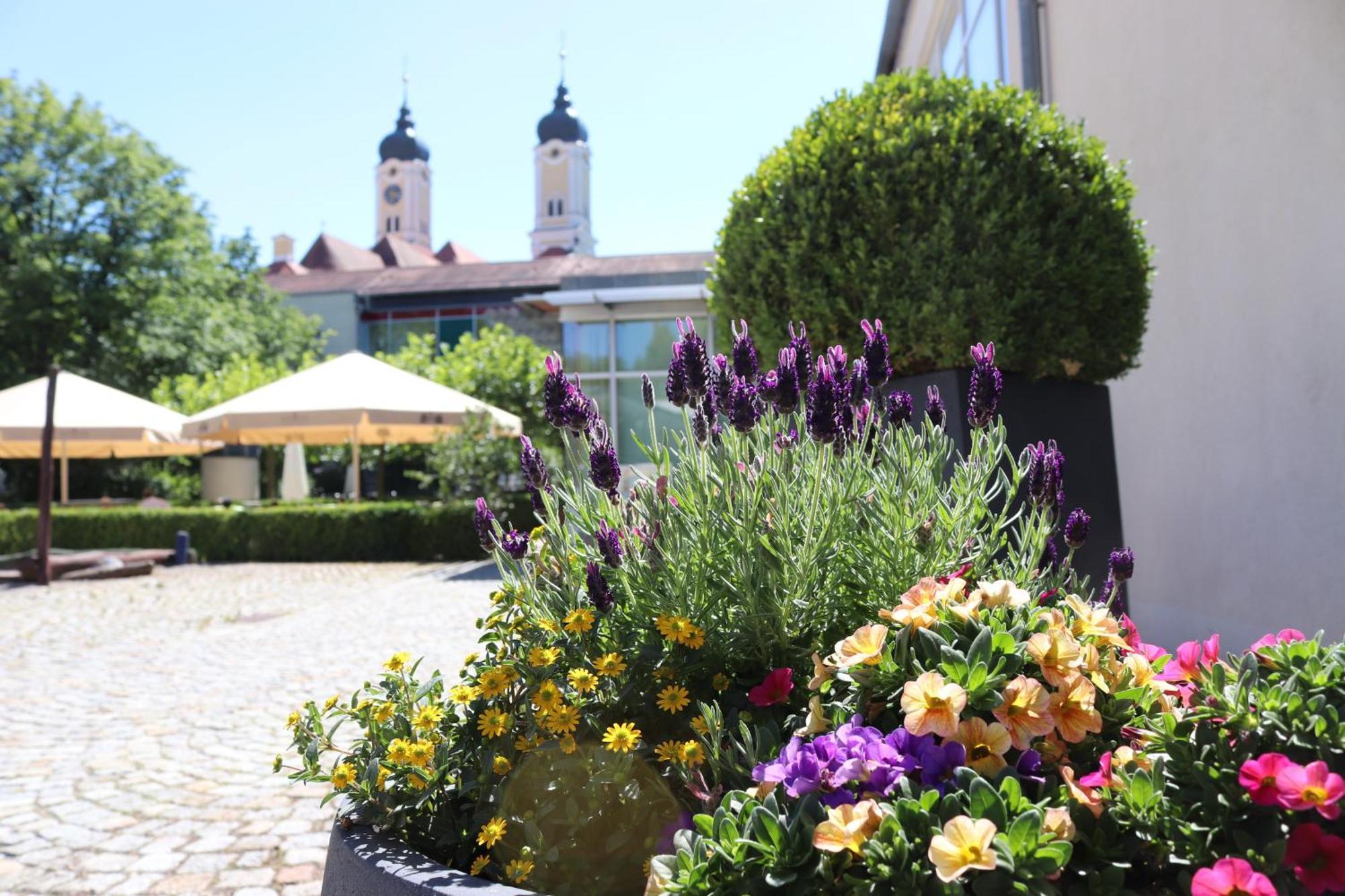 Klostergasthof Roggenburg Exteriör bild