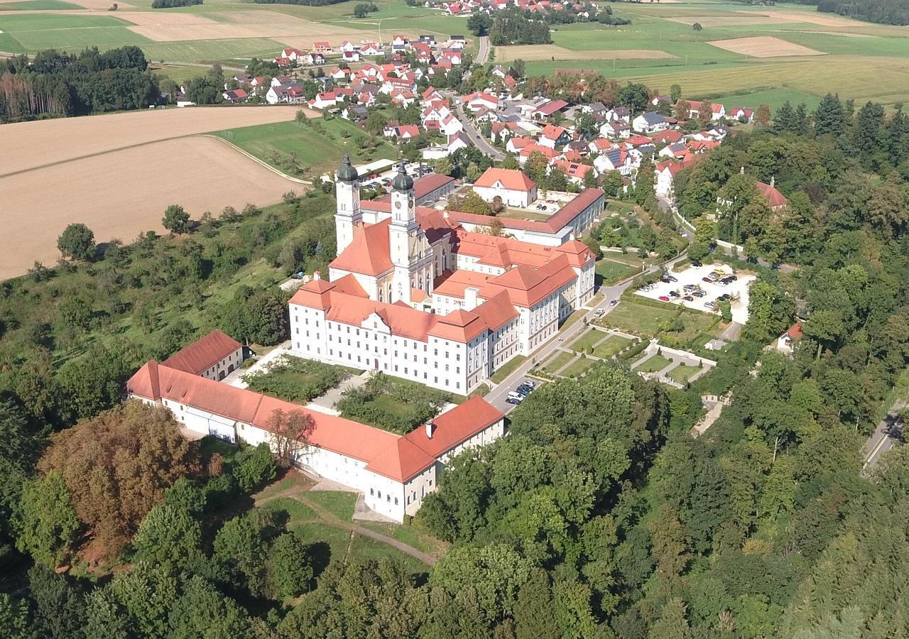 Klostergasthof Roggenburg Exteriör bild